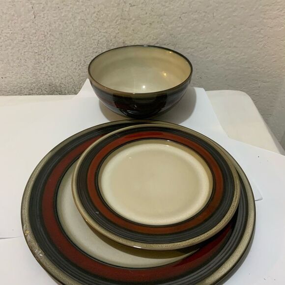 Gibson Elite Everston  Dinnerware Set In Red Brown 1 Dinner Plate 1 salad 1 bowl - Picture 4 of 6